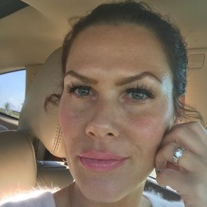 Meet your Posher, Ava